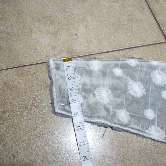 Women's Asymmetrical Grey Toned Faux Fur Button Up Neck Warmer Scarf O/S - Picture 10 of 10